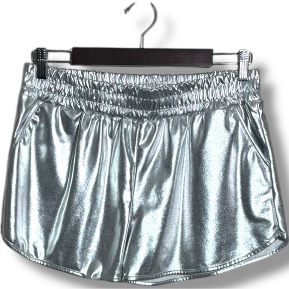 Pumpkino Shiny Silver Retro Inspired Elastic Waist Front Pockets Shorty Shorts - Picture 2 of 16